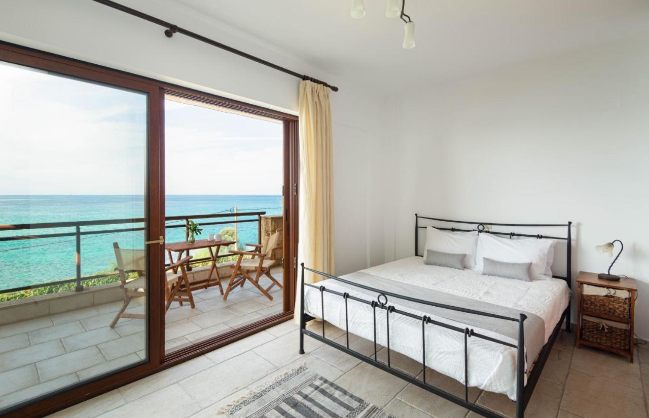 Seagrove, Beachfront Villa In Possidi #Feelslikehome Skála Foúrkas Eksteriør bilde